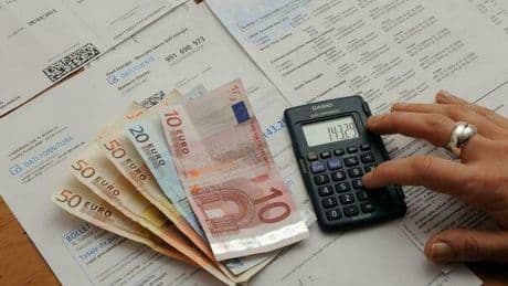 Bonus bollette, sconto da 200 euro nelle fatture di giugno: ecco i requisiti Isee necessari per riceverlo