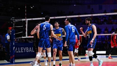 <p style="margin-bottom: 11px;"><span style="font-size: 11pt;"><span style="line-height: 107%;"><span style="font-family: Arial,sans-serif;">VNL Finals: alla vigilia della semifinale, le parole di Michieletto</span></span></span></p>