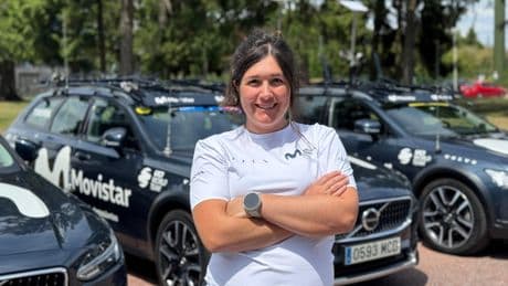 Uxue Otxoa, ‘coach’ del Movistar: “A los ciclistas les domina a veces un deseo de robotización, pero las emociones no se pueden controlar”
