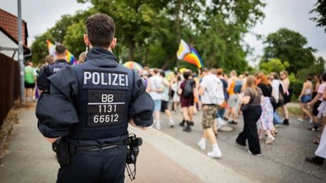 CSD in Ostdeutschland: In Seitenstraßen ist jeder auf sich allein gestellt