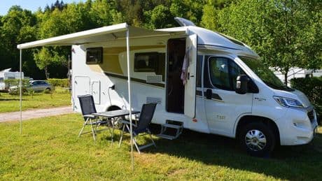 Consejos para este verano si estás dudando entre alquilar o comprar una caravana este verano