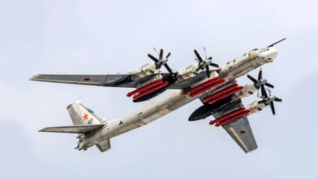 Así son los bombarderos nucleares con los que Rusia lanzó su mayor ataque contra Ucrania