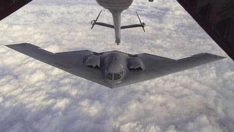 Siestes, poches à uriner et amphétamines… Comment les équipages vivent dans un bombardier B-2 quand les missions durent 37 heures comme en Iran