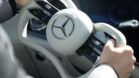 Dal 2026 le Mercedes avranno il volante come le monoposto di Formula 1 e i jet: ecco com'è