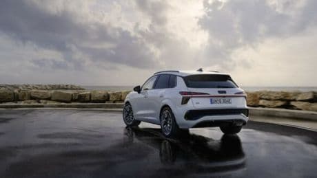 Audi Q3, design più deciso e ampia scelta di motorizzazioni. Ecco la terza generazione – FOTO