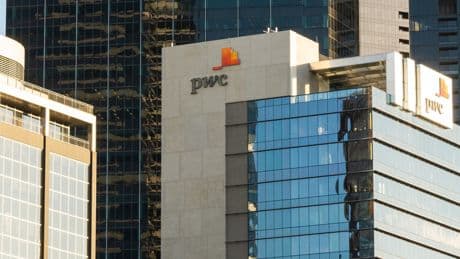 Un panel de control tipo semáforo permite a PwC supervisar la asistencia a la oficina en Reino Unido