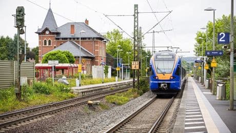 Friedland: Mädchen vor Zug gestoßen – "Opa musste alles mitanhören"
