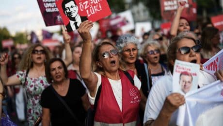 Turquie: manifestation en soutien au maire d'Istanbul, cent jours après son incarcération