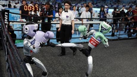 Los robots juegan al fútbol, compiten, colapsan y chocan en las primeras “Olimpiadas de Robótica”