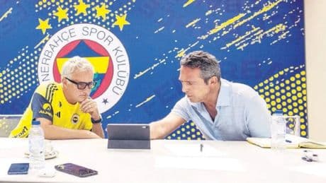 Mou 5 ismin biletini kesti