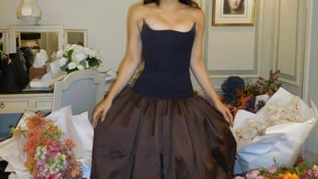 Rosalía impacta con la tendencia de las camisetas gráficas mientras se prepara para la Gala MET