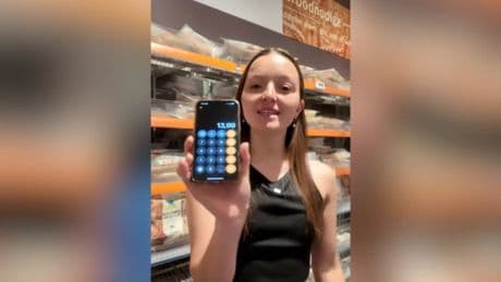 Una joven muestra todo lo que se puede comprar con el salario mínimo a la hora en Países Bajos