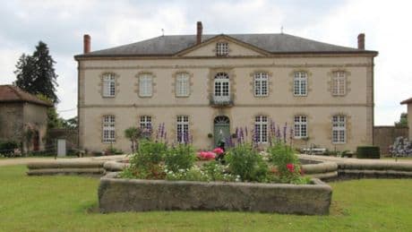 Le château de la Cosse, classé aux monuments historiques, ravagé par un incendie en Haute-Vienne