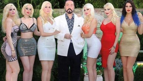 Adnan Oktar’a 2 suçtan beraat