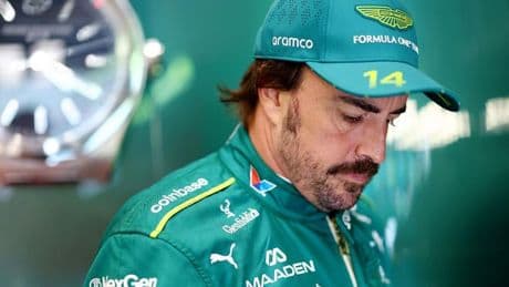 Alonso y las remontadas imposibles: "Quizá Hülkenberg visitó Lourdes antes de Silverstone"