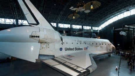 Washington ou Houston en pôle pour exposer l'emblématique navette spatiale américaine Discovery?