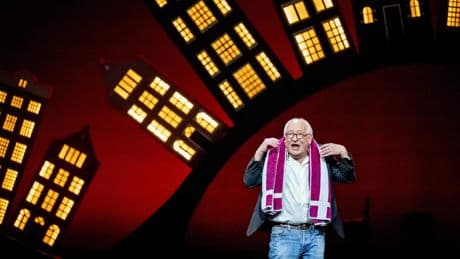 Youp van ’t Hek gepikeerd over afscheidscadeau BnnVara