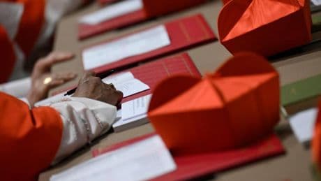 Conclave, la prima fumata è nera: l’8 maggio mattina due scrutini
