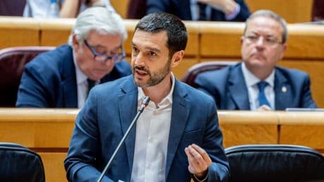 Consumo obligará a incluir los gastos de gestión en el precio final de las entradas