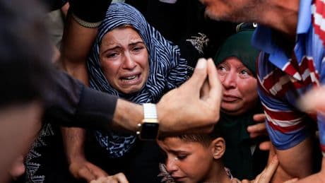 Israel investiga el uso de prisioneros palestinos como escudos humanos por las FDI en Gaza: "Está prohibido"