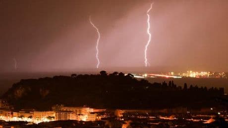Orages : 17 départements du Sud-Ouest et du Nord-Ouest en vigilance orange vendredi après-midi