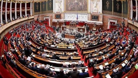 Fransa siyasetinde deprem: 3 vekil men edildi