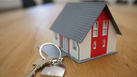 Quién paga el IBI cuando compras o vendes una casa y cómo puedes calcularlo fácilmente
