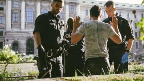 Minderjährige Ausländer deutlich häufiger tatverdächtig – „Verachtung unseres Rechtsstaats“