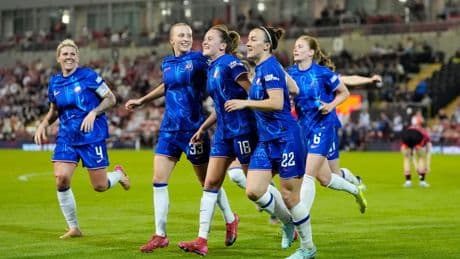 Chelsea clinch sixth straight WSL title after beating Manchester United