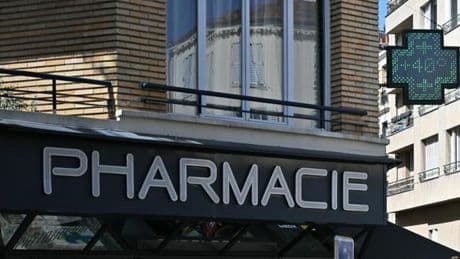 Fermeture des pharmacies le 16 août : derrière le mouvement, de fortes tensions avec le gouvernement dans le cadre des économies sur la santé