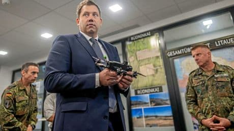 La Lituanie forme ses enfants aux drones face à la menace russe