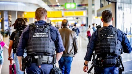 Internationaal gesignaleerde horlogedief opgepakt op Schiphol