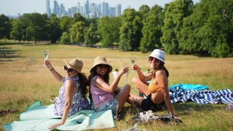UK weather maps turn red as temperatures to soar to 27 in two weeks
