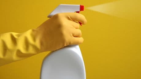 TikTok-Hit für den Haushalt: "Zauberspray" zum Selbermachen - so geht's
