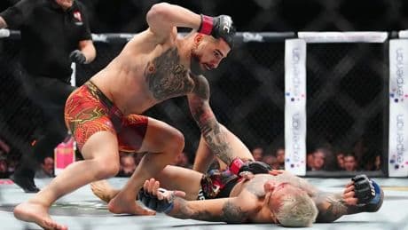 Charles Oliveira habla del KO de Ilia Topuria: &quot;Es el que más fuerte me ha pegado&quot;