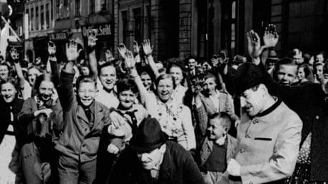 Kunst: Dein Foto vor Auschwitz