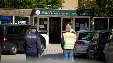Angriff auf Grundschüler: Polizei nimmt Verdächtigen nach Messerangriff an Schule in Gewahrsam