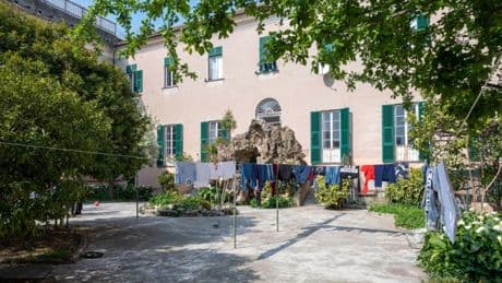 Addio Casa Raphael, è arrivato lo sfratto. Il rifugio genovese degli ultimi verrà trasformato in rsa