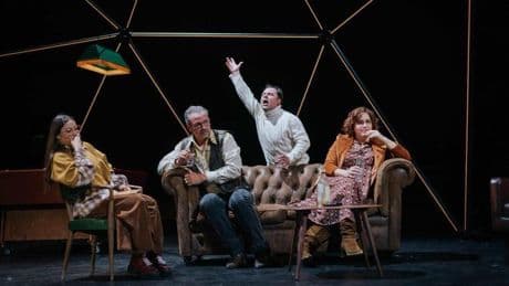 La Calòrica estrena en el Lliure 'La brama del cérvol', una corrosiva comedia existencial
