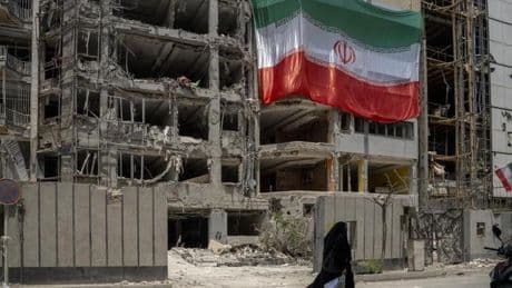 Machtkampf im Iran: Irans Zukunft soll vom Himmel fallen