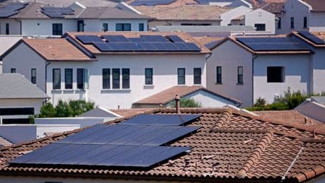 Kauf lohnt sich jetzt doppelt: Historischer Tiefstand bei Solarpreisen
