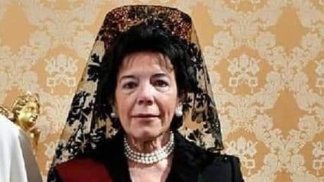 Isabel Celaá, embajadora en el Vaticano, ante la posibilidad de un Papa de extrema derecha: "¡No lo quiera la Iglesia!"