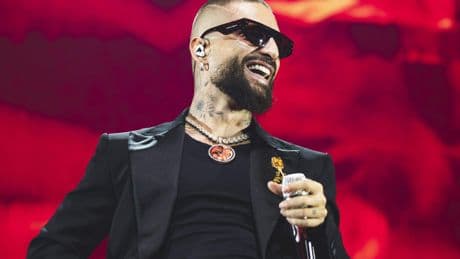 Maluma berispt fan die baby meenam naar concert