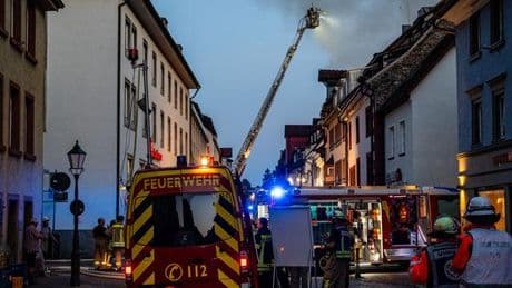 Feuer im Stadtzentrum: Gebäude in Villingen-Schwenningen teils eingestürzt