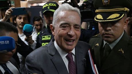 Huisarrest Colombiaanse oud-president Uribe teruggedraaid