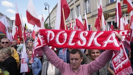 « La victoire de l’extrême droite en Pologne va délégitimer son statut en Europe »