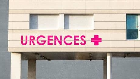 « Hausse massive » des hospitalisations d’adolescentes et de jeunes femmes en France, notamment pour tentatives de suicide et d’automutilations