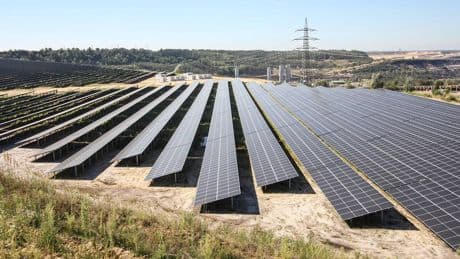 Energieversorgung: Solarenergie war im Juni erstmals Top-Stromquelle in der EU