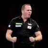 Van Duijvenbode overleeft vier matchdarts en staat in halve finales European Tour