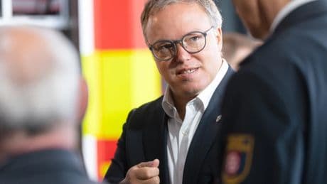 Mario Voigts Digitalplan: Smartphone ab Vierzehn, Social Media ab Sechzehn